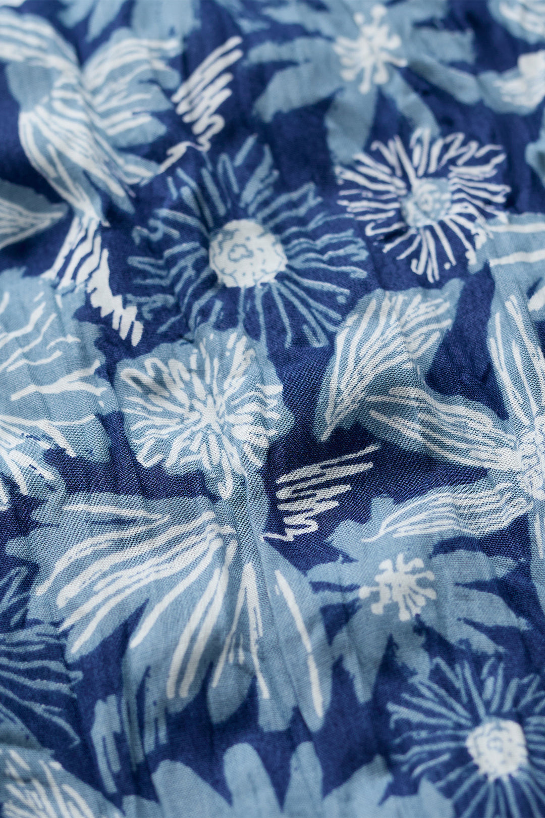 Seasalt Cornwall Larissa Sketchbook Blooms Marine Blue Shirt WM39616 38423, floral print fabric detail