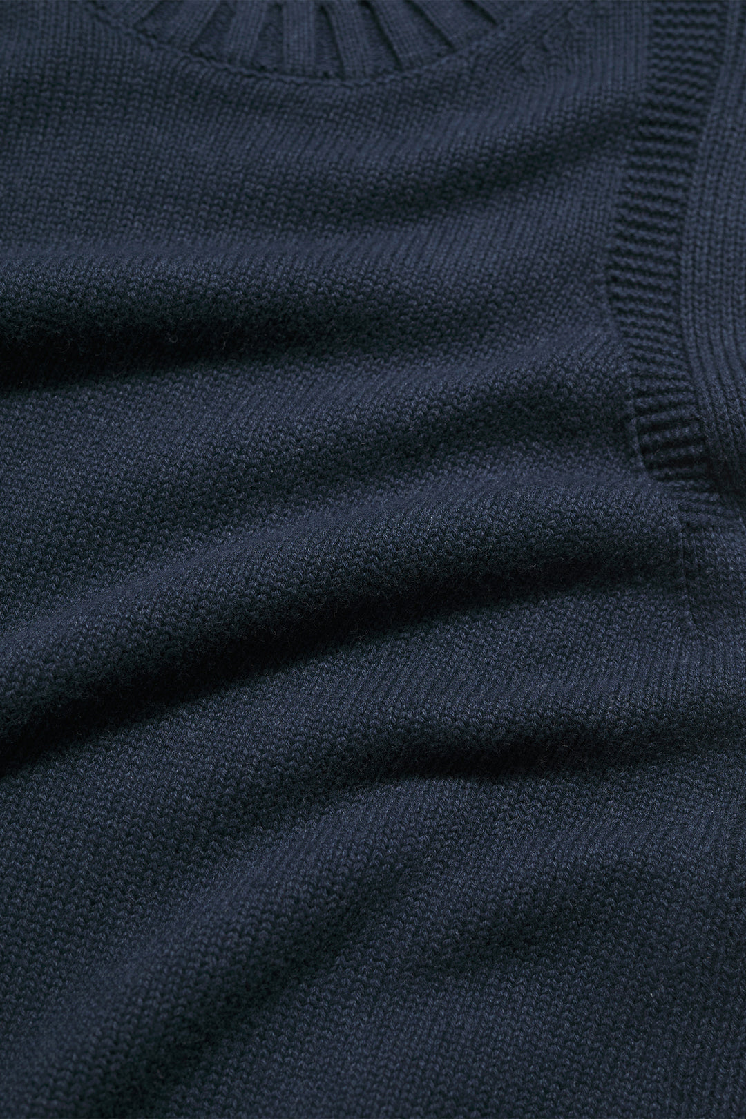 Seasalt Cornwall Redstart Maritime Navy Vest WM38843, rib and knit detail