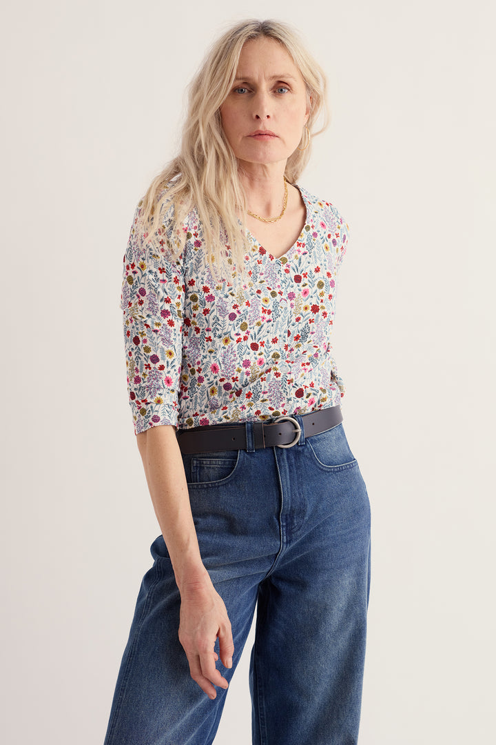 Seasalt Cornwall Studio Glass Wild Borders Chalk White Top WM40477 38415, front view on model