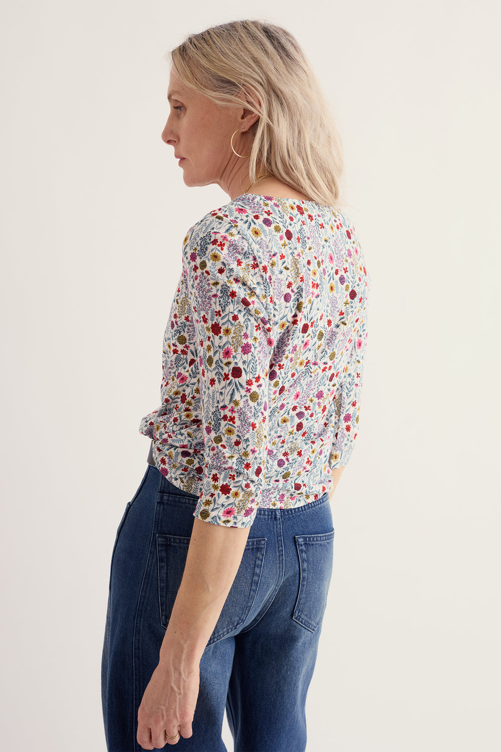 Seasalt Cornwall Studio Glass Wild Borders Chalk White Top WM40477 38415, back view on model