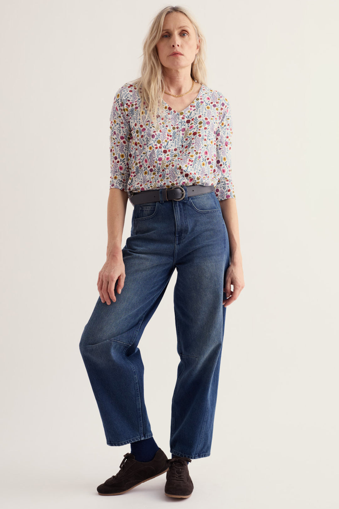 Seasalt Cornwall Studio Glass Wild Borders Chalk White Top WM40477 38415, full length view on model with jeans