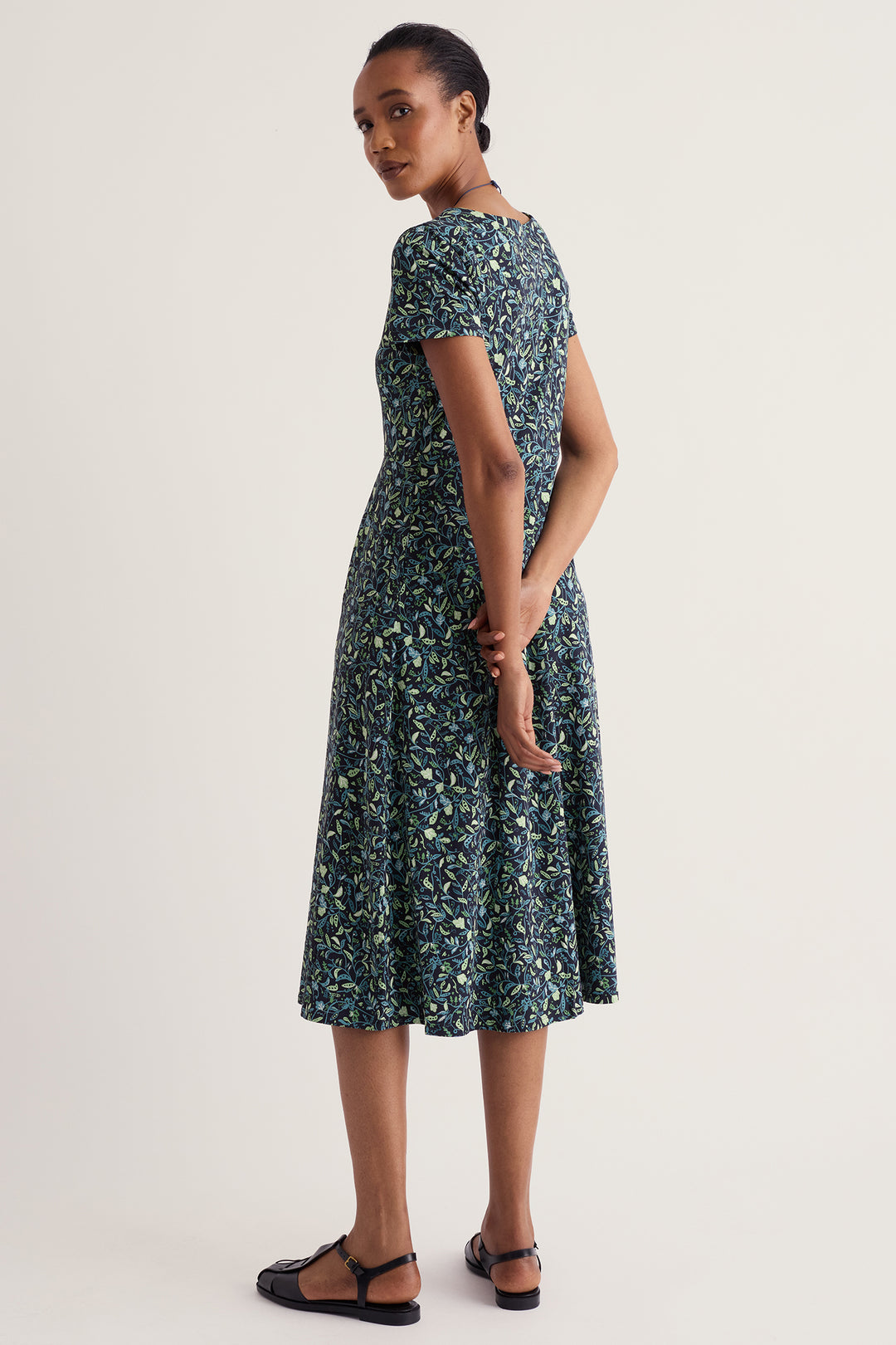 Seasalt Cornwall Veronica Garden Peas Maritime Navy Dress WM32710 38406, back view on model