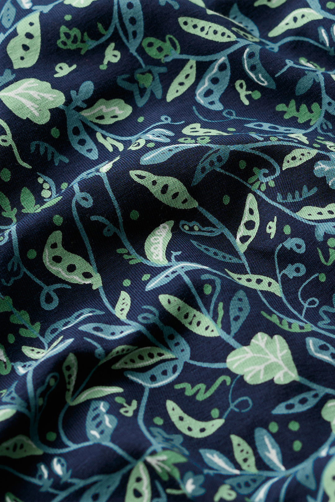 Seasalt Cornwall Veronica Garden Peas Maritime Navy Dress WM32710 38406, pea pod print fabric detail