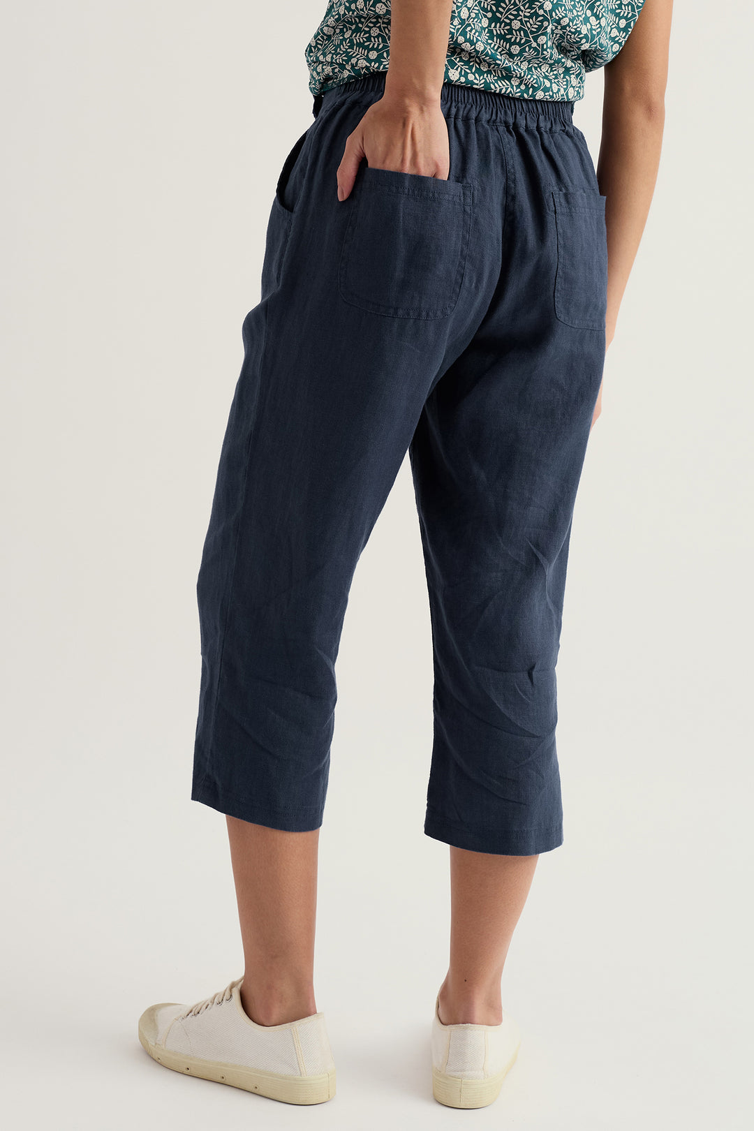 Seasalt WM40028-23059 Brawn Point Maritime Navy Crop Trousers