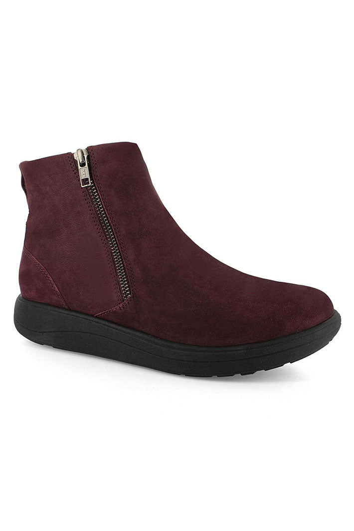 Strive Bamford II Women's Water Resistant Boot - Comfort and Support in Every Step Strive Bamford II Women's Water Resistant Boot - Comfort and Support in Every Step