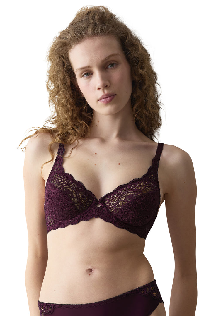 Triumph Amourette W Claret Red Bra, front close view