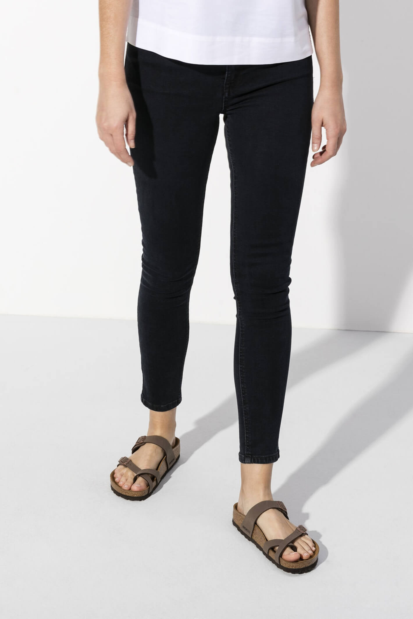 Mayari nubuck sales