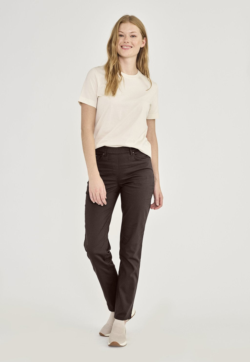 LauRie 100489 88000 Hannah Medium Length Brown Jeans - Shirley Allum Boutique