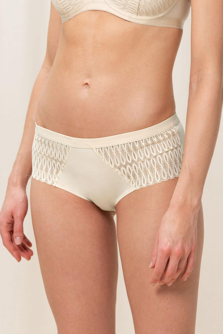 Triumph 10207997 6720 Aura Spotlight Maxi Creamy Dream Brief - Shirley Allum Boutique